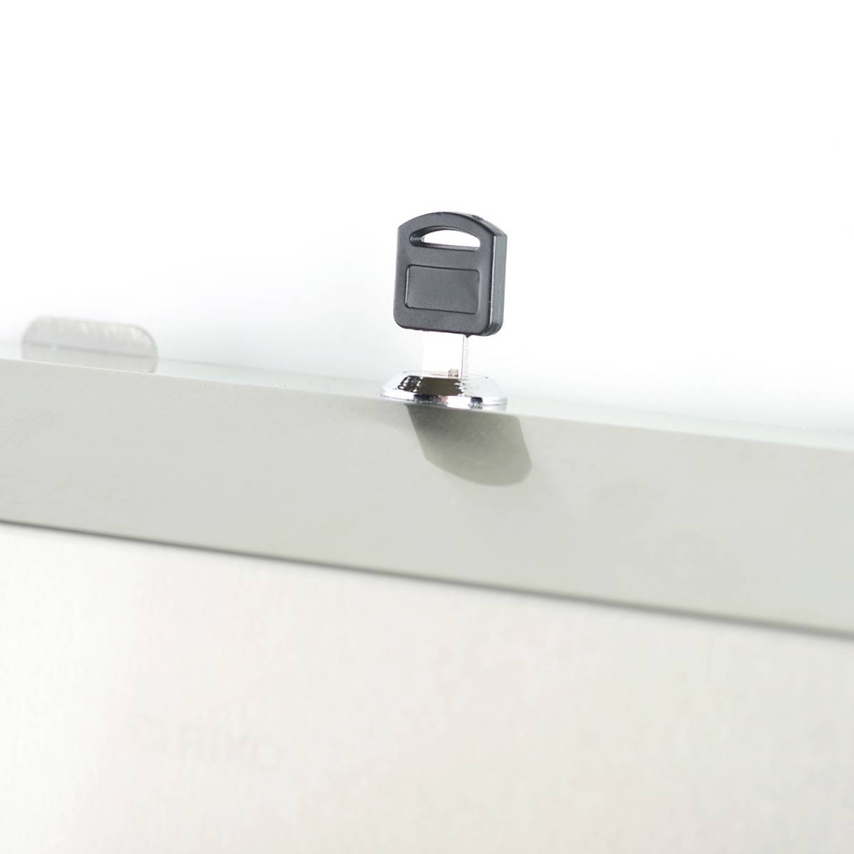 Диспенсер бумажных полотенец из нержавеющей стали Rixo Solido P132 P132 Rixo