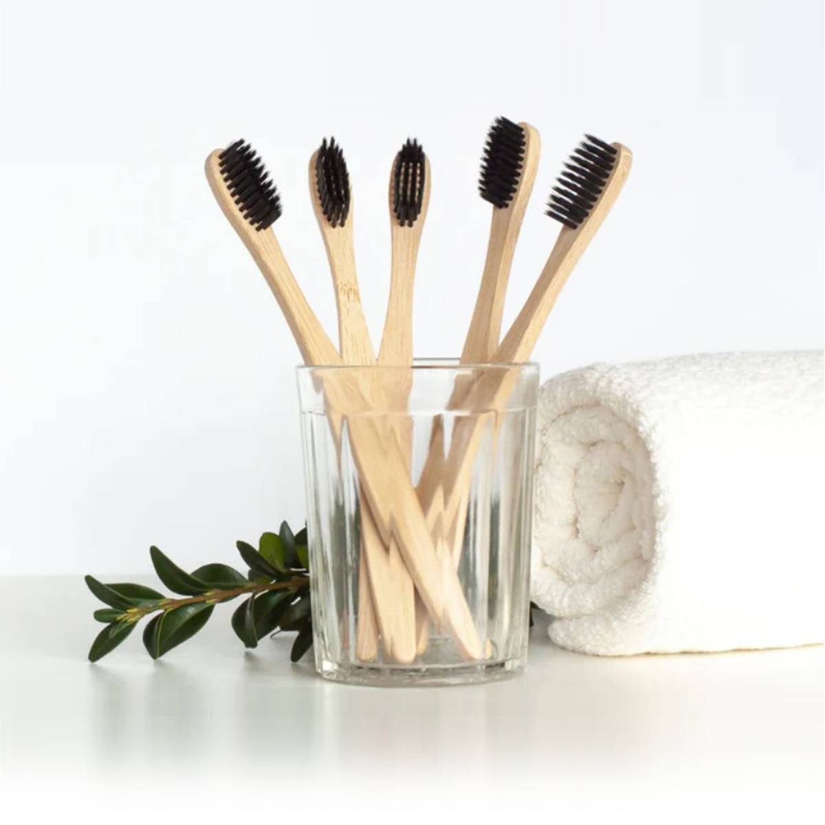 Набір для чищення зубів High-End, дерев'яна зубна щітка та паста 5 гр в паперовій упаковці Flow-Pack HEF-DK/W HSG