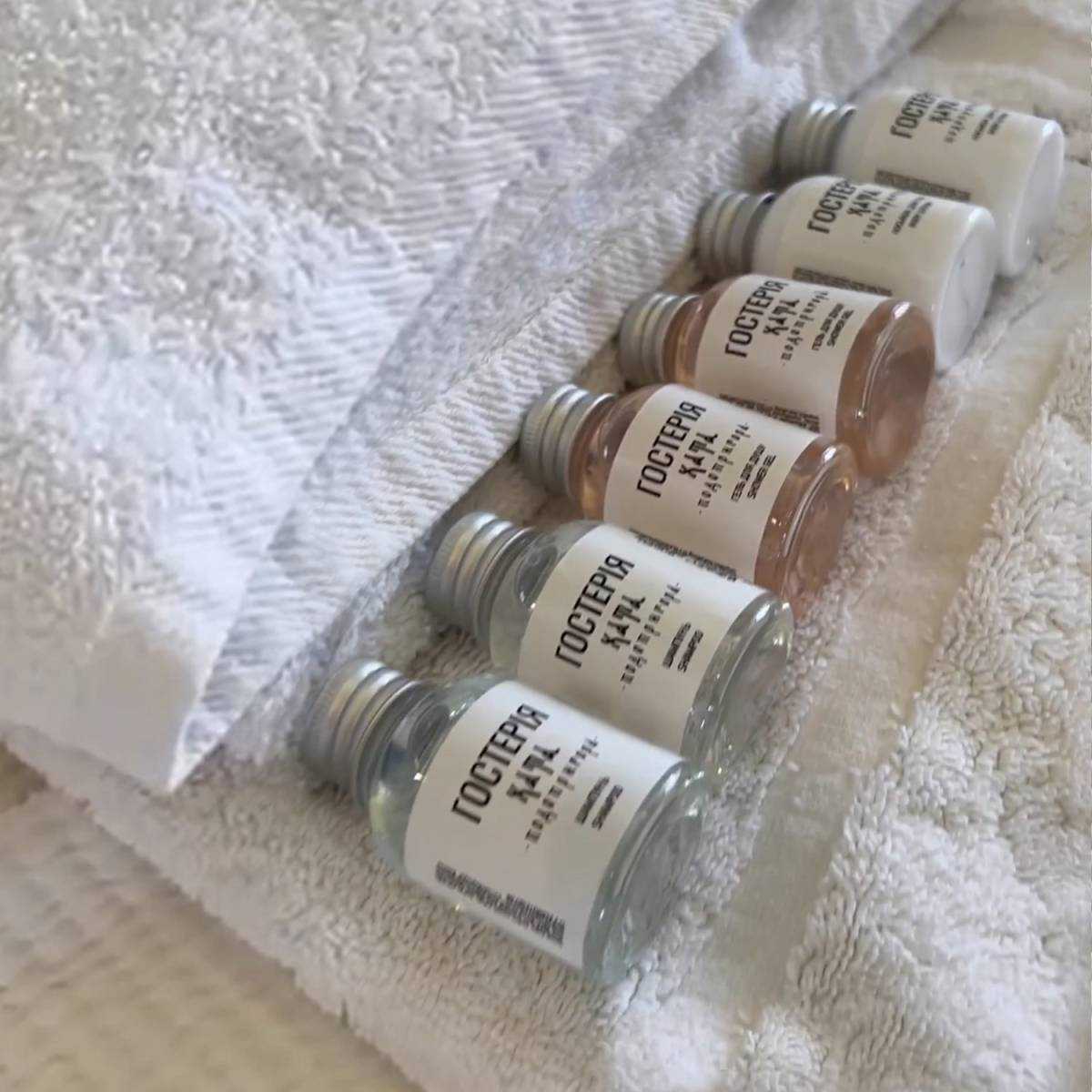 Гель для душу 30 мл з логотипом на паперовій етикетці C-SG30LP HSG