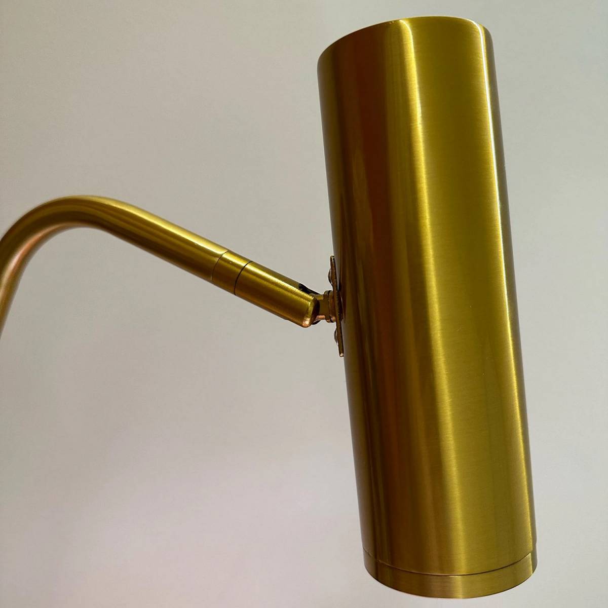 Настільна LED лампа, світильник L-03 L-03 HSG