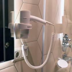 Valera Premium 1600 фен настінний для готелів 533.06/038A Valera 2