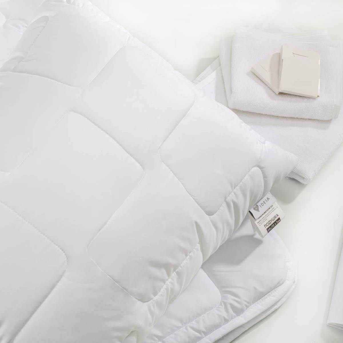 Подушка Hotel & Spa Classic Soft з чохлом на блискавці 8-3112х HSG