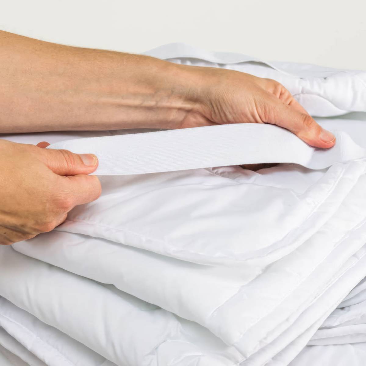 Наматрацник стьобаний Hotel & Spa Classic з резинками по кутах 8-1xxxx HSG