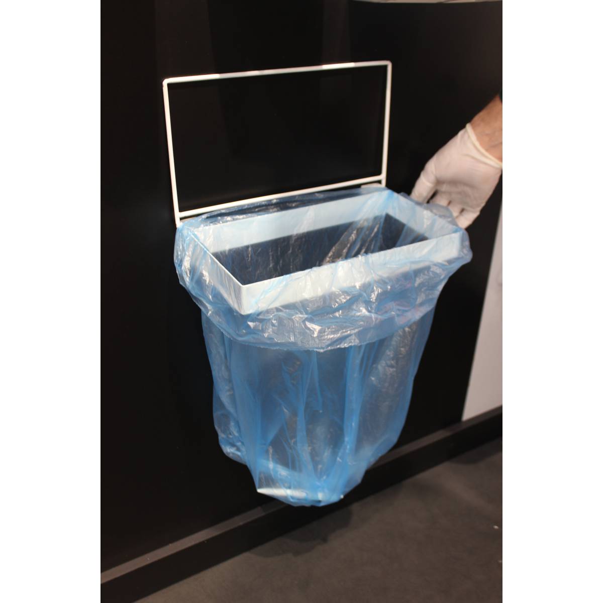 Держатель пакетов для мусора настенный