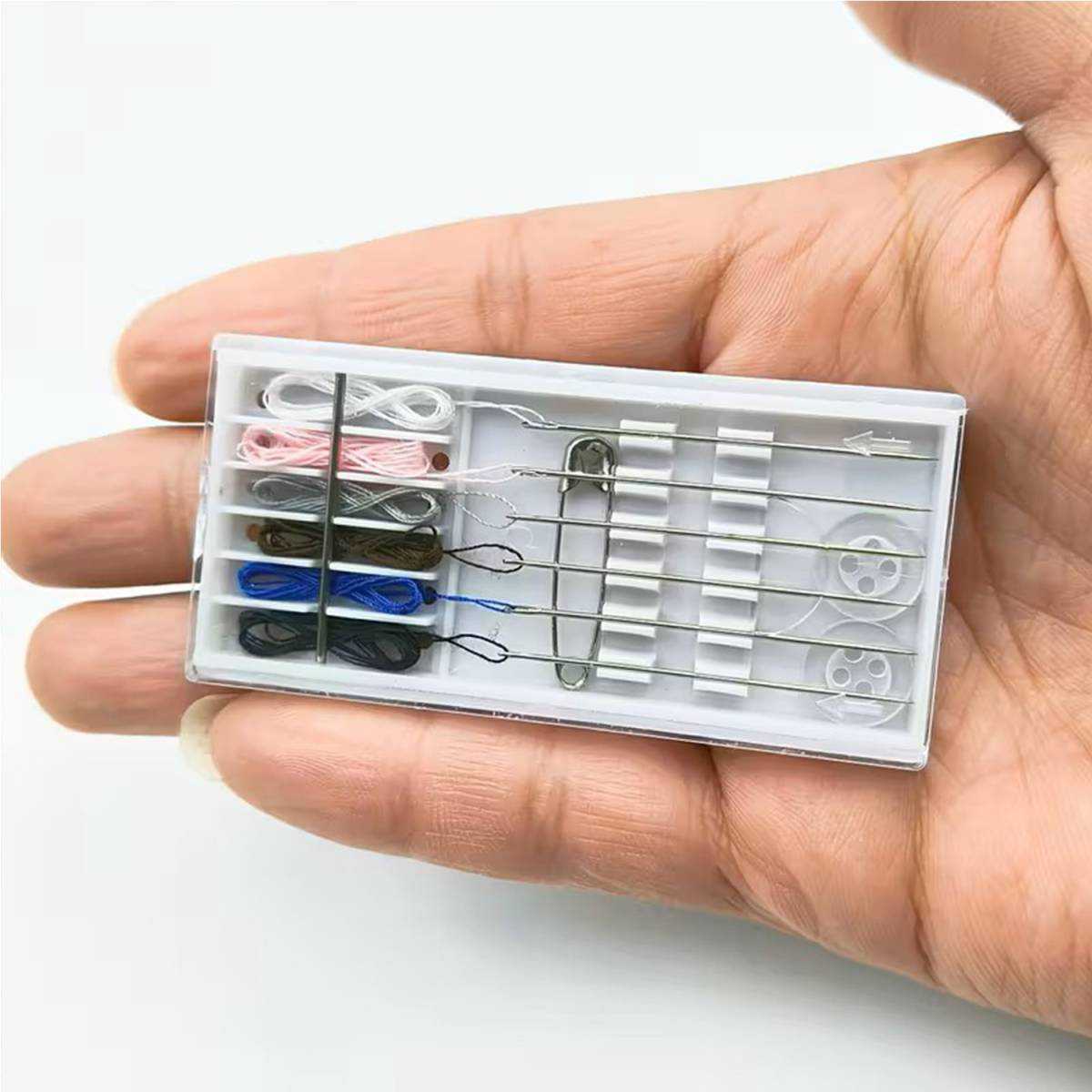 Швейный набор в пластиковом боксе SK15 HSG